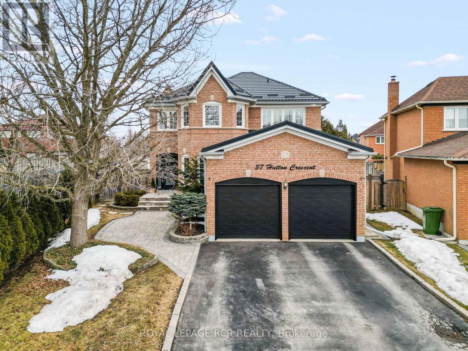 37 HUTTON CRESCENT Image 2