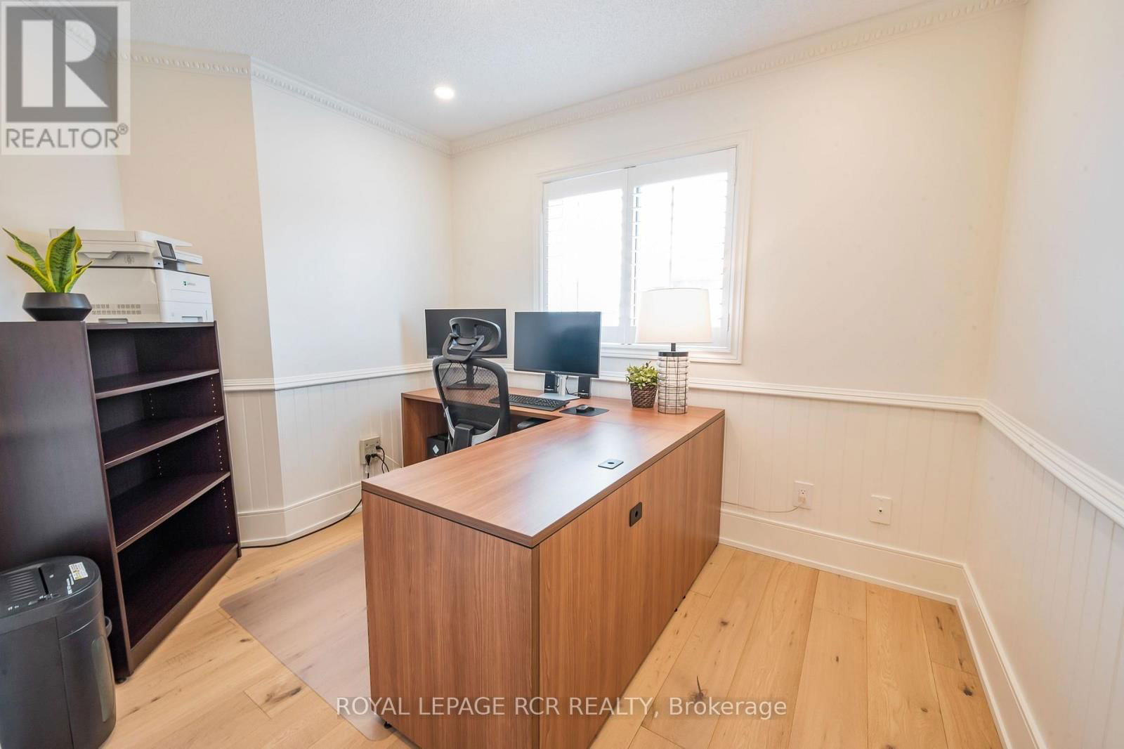 37 HUTTON CRESCENT Image 30