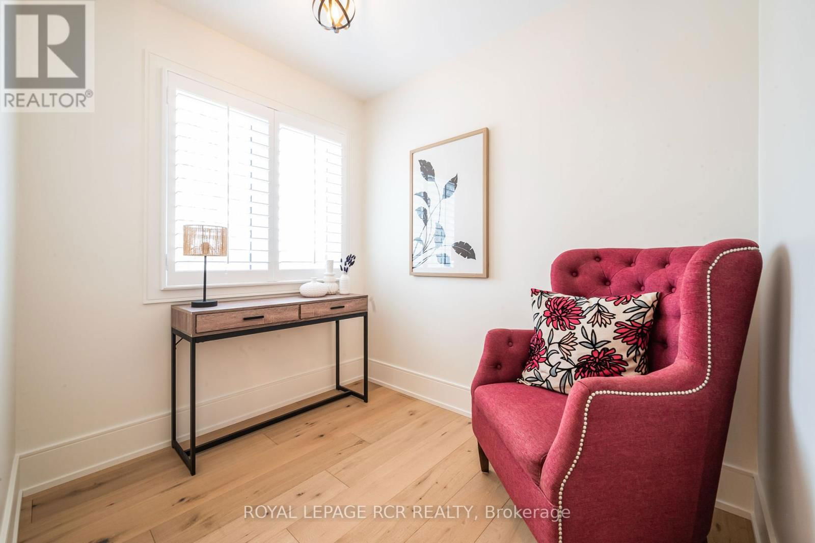 37 HUTTON CRESCENT Image 31