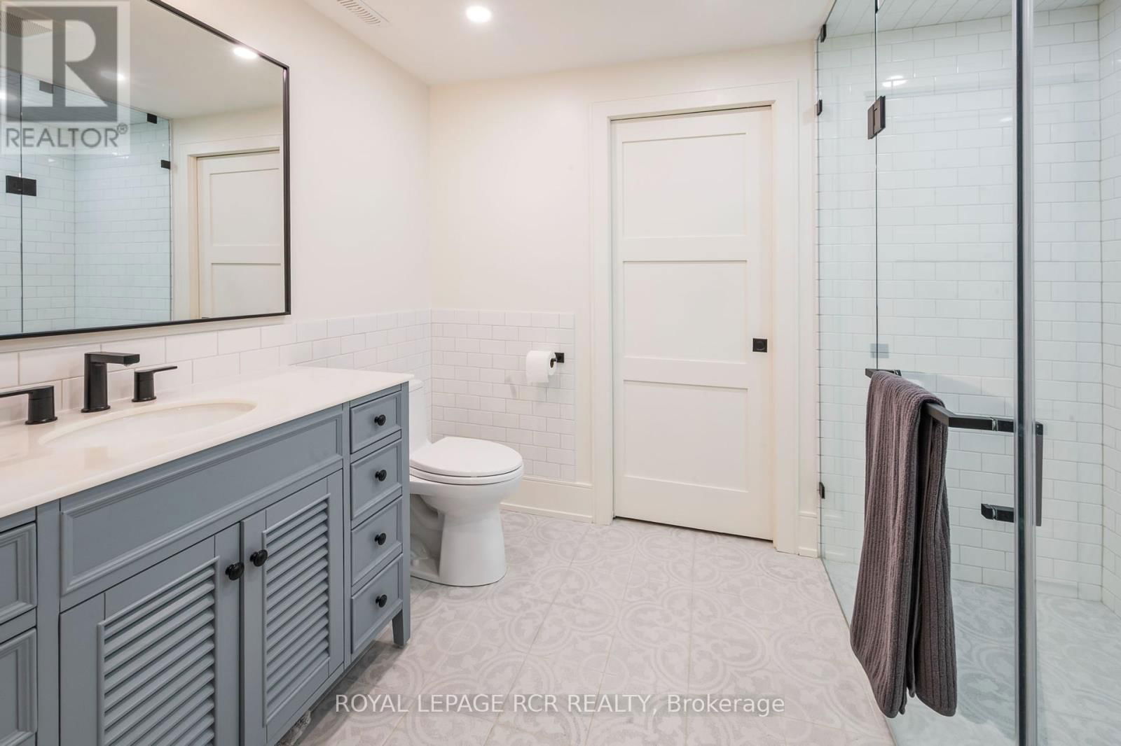37 HUTTON CRESCENT Image 39