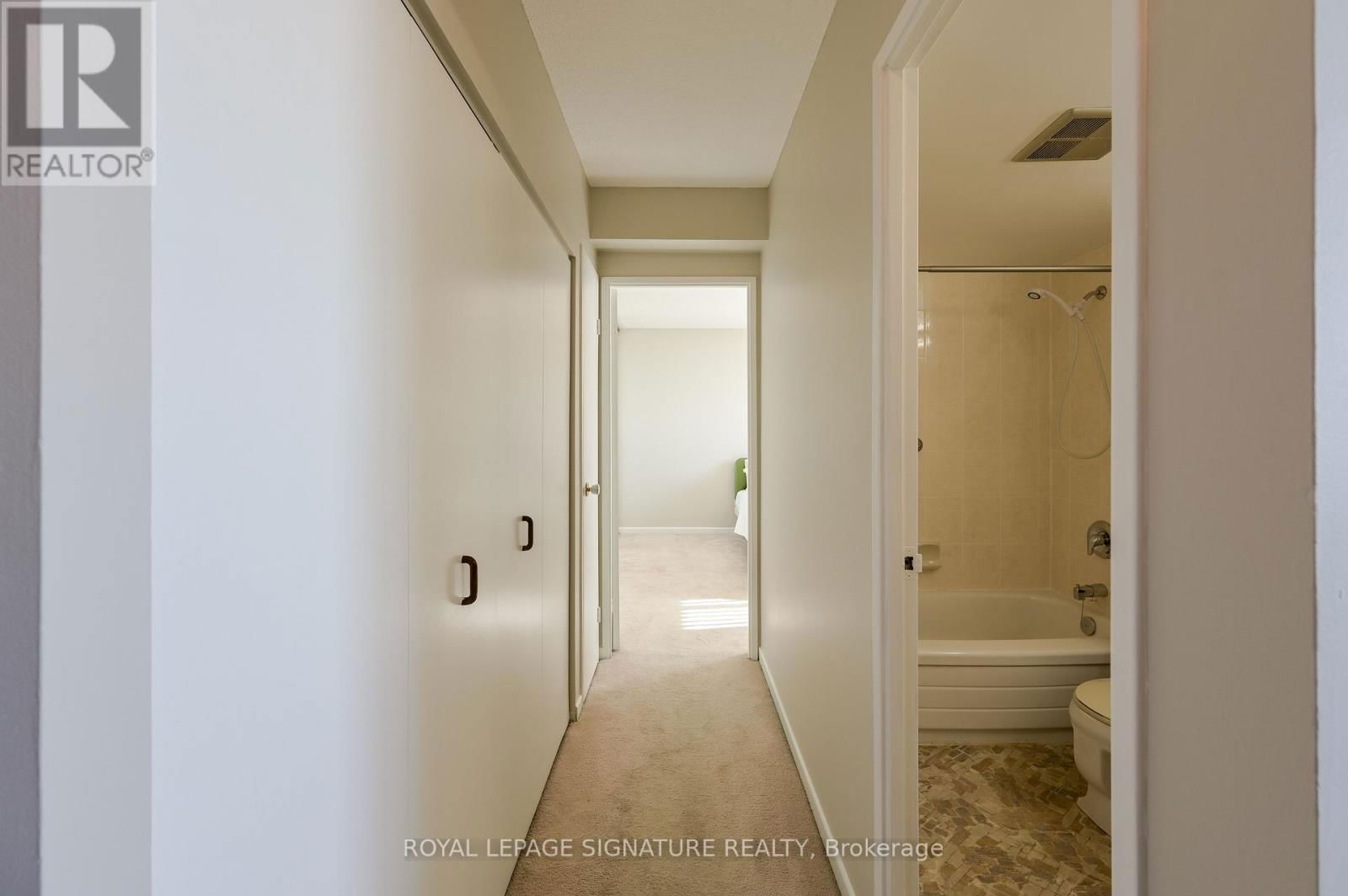 907 - 812 BURNHAMTHORPE ROAD Image 14