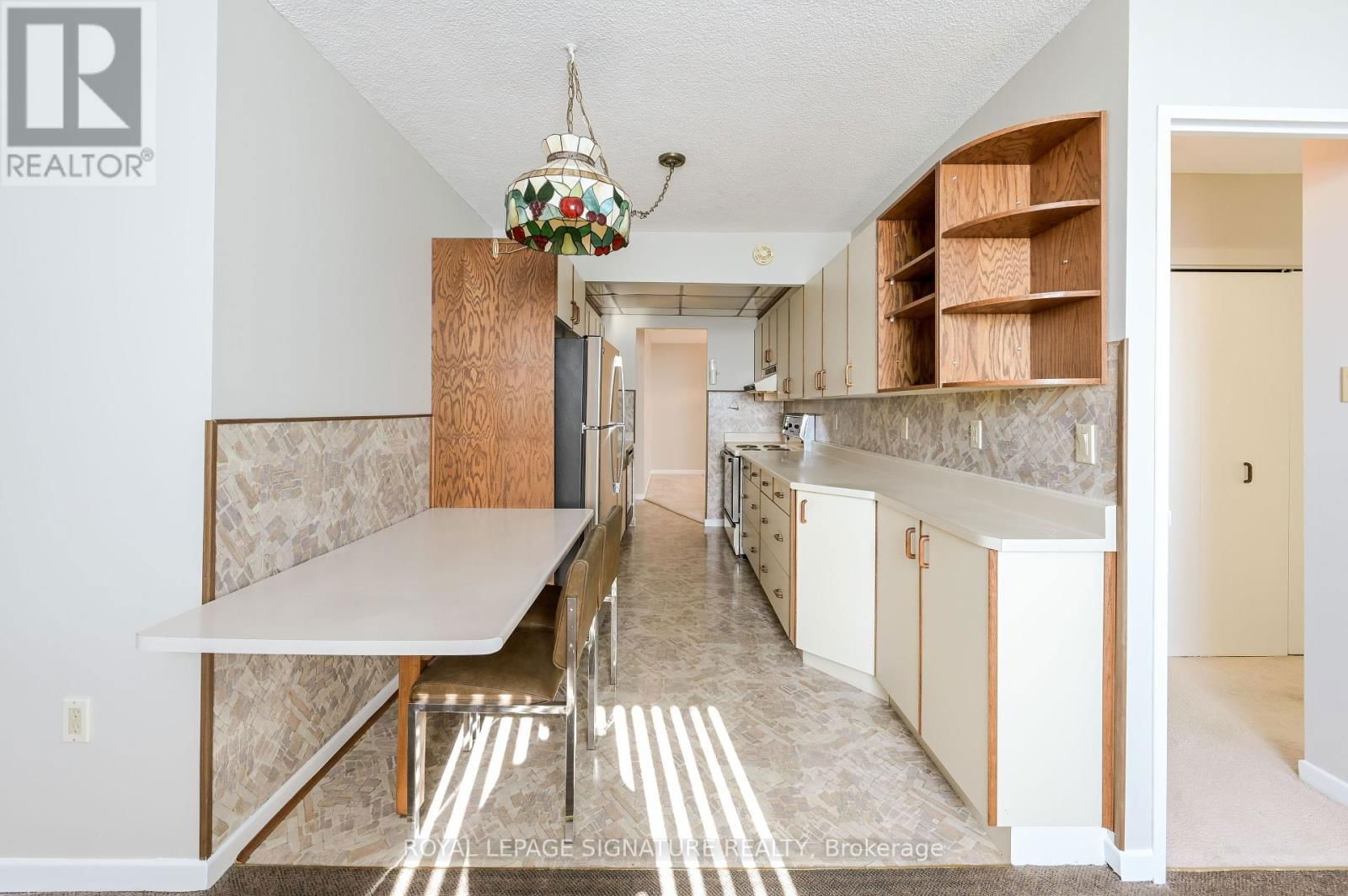 907 - 812 BURNHAMTHORPE ROAD Image 17