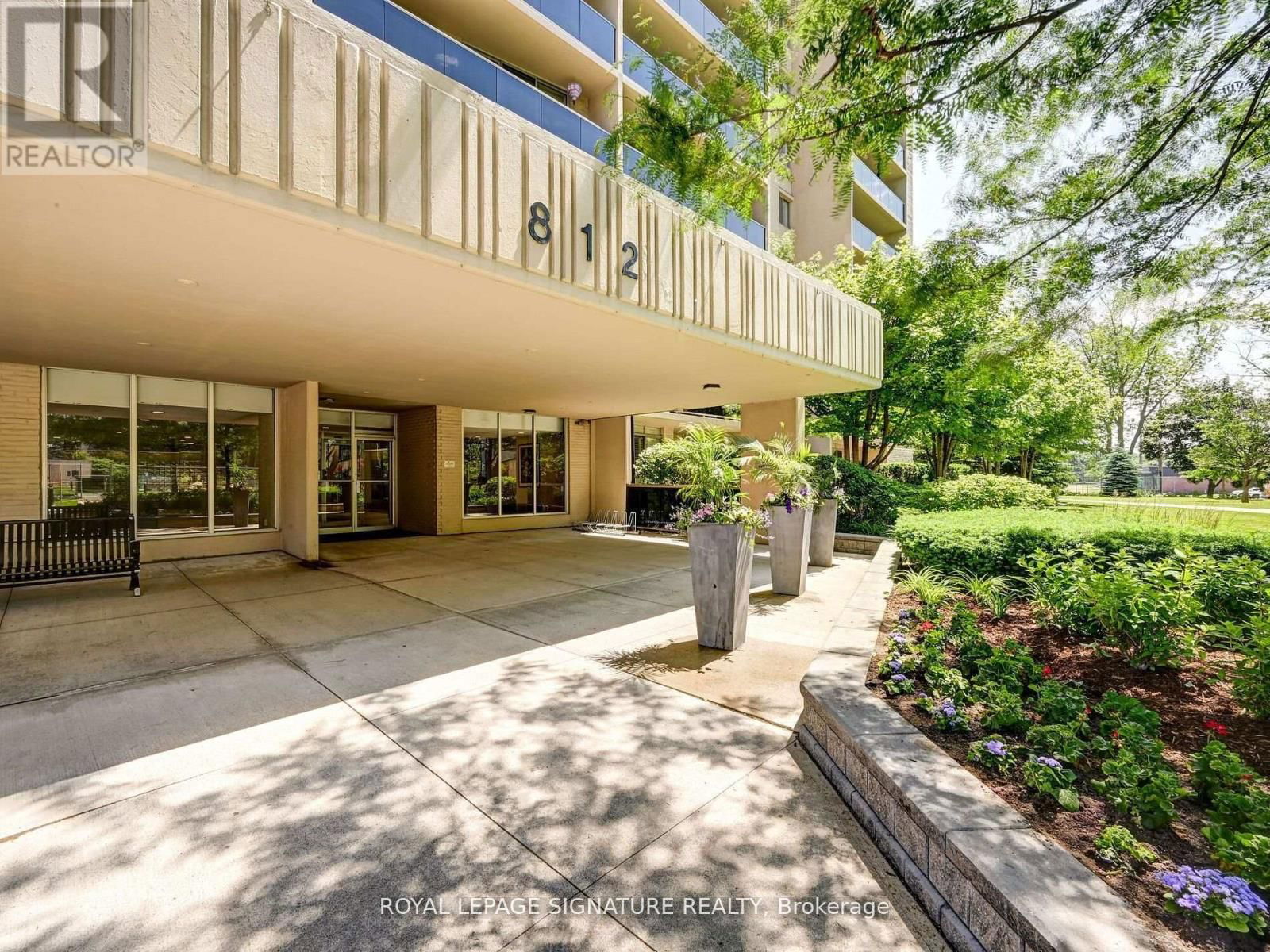 907 - 812 BURNHAMTHORPE ROAD Image 2