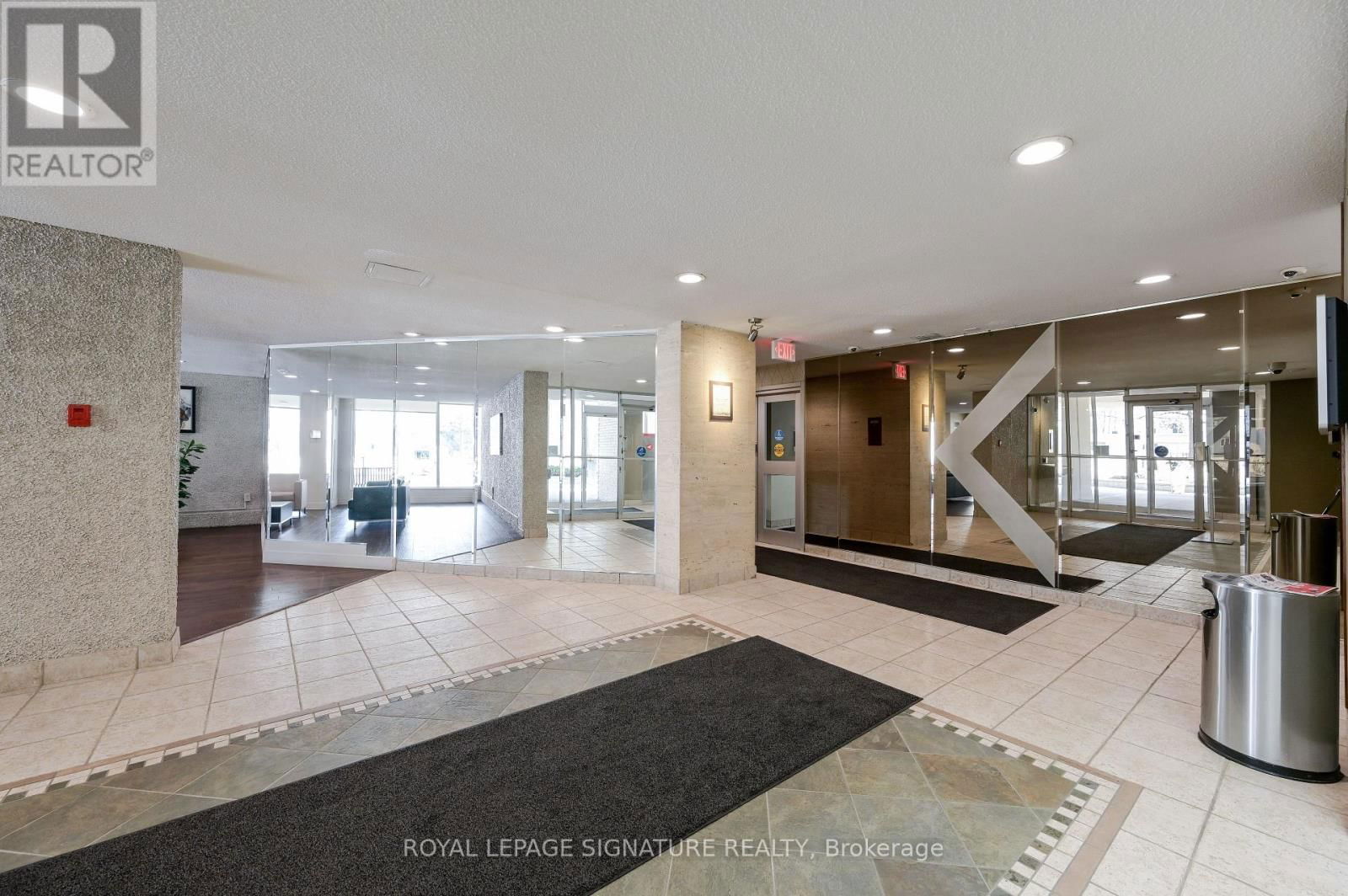 907 - 812 BURNHAMTHORPE ROAD Image 3