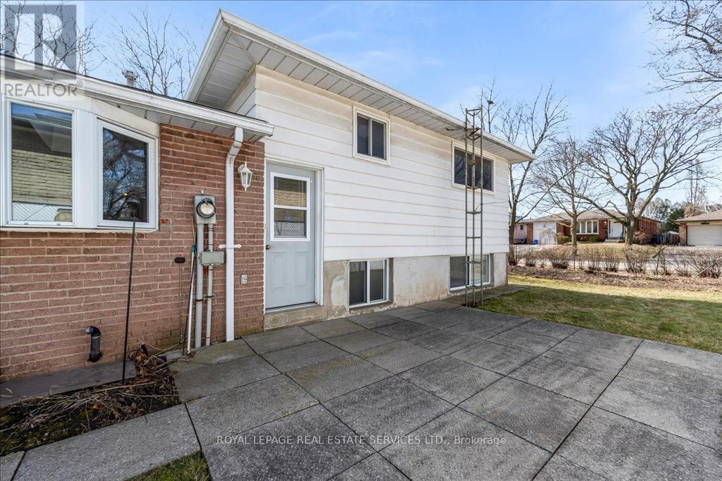 525 SEYMOUR DRIVE Image 34