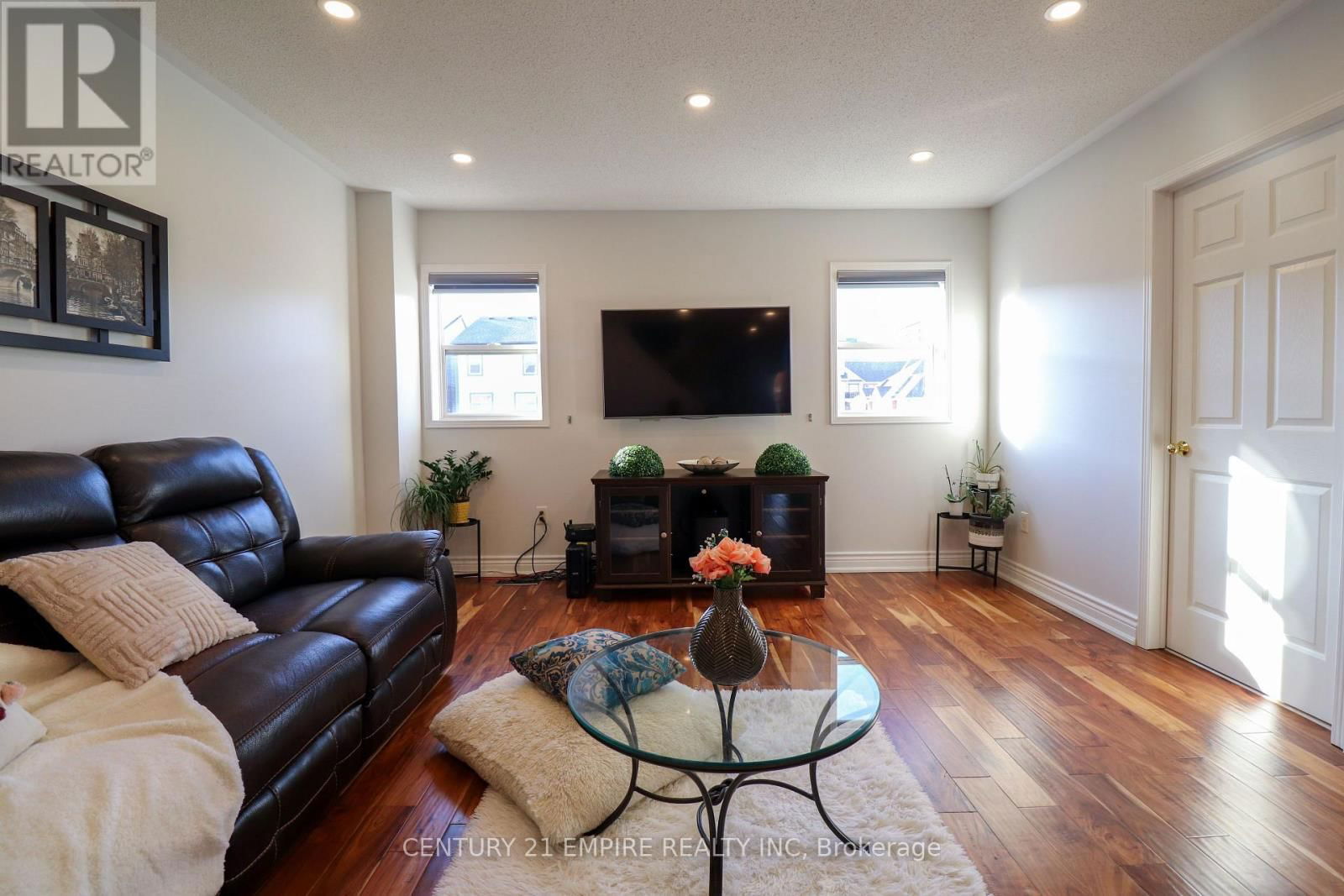 263 GATWICK DRIVE Image 25