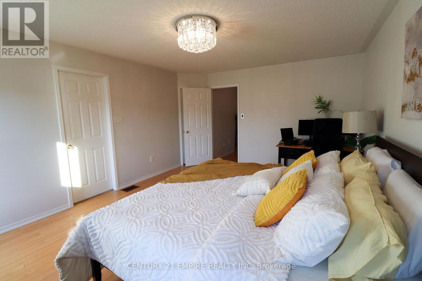 263 GATWICK DRIVE Image 38