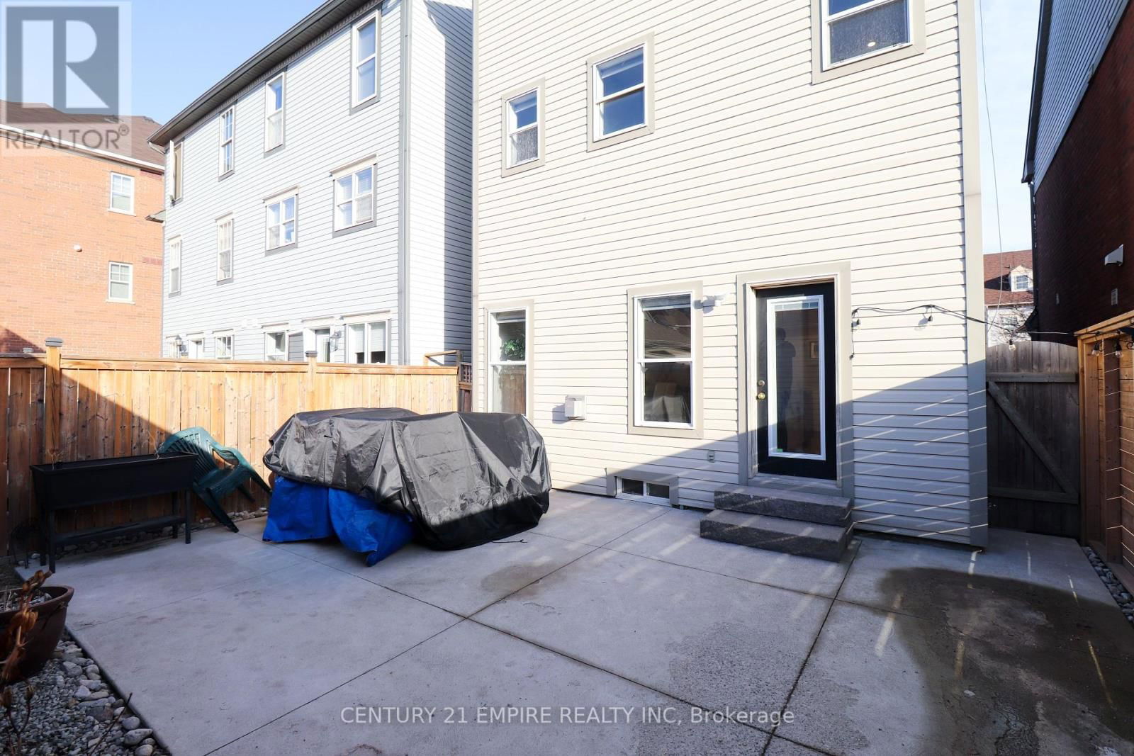 263 GATWICK DRIVE Image 44