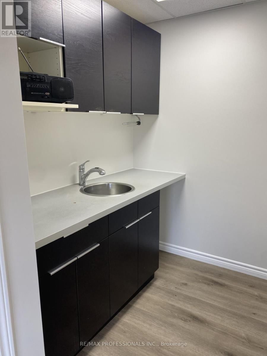 34 - 300 NEW TORONTO STREET Image 7