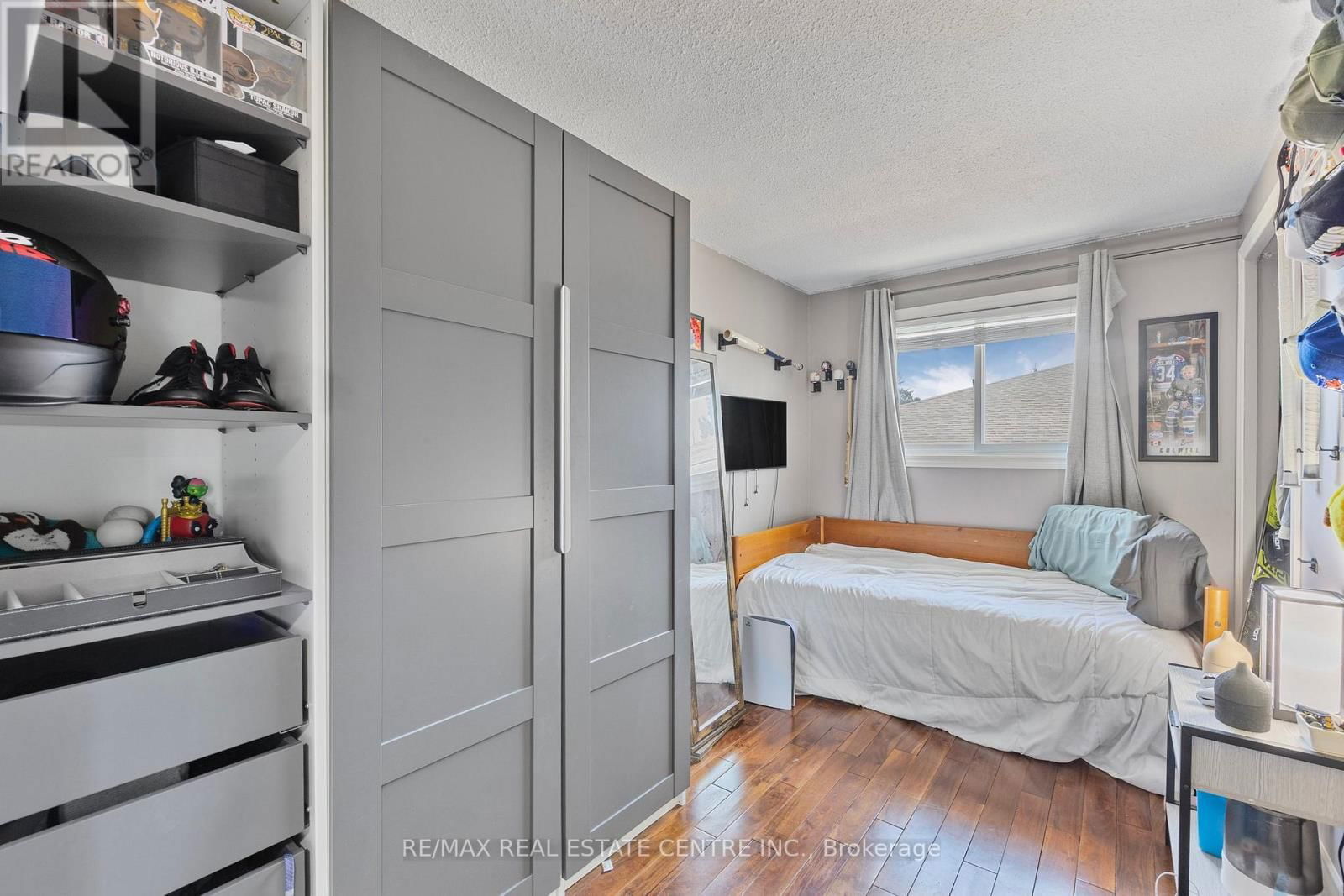 75 MANOR CRESCENT Image 14
