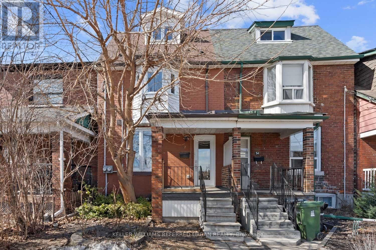32 CASTLETON AVENUE Image 1