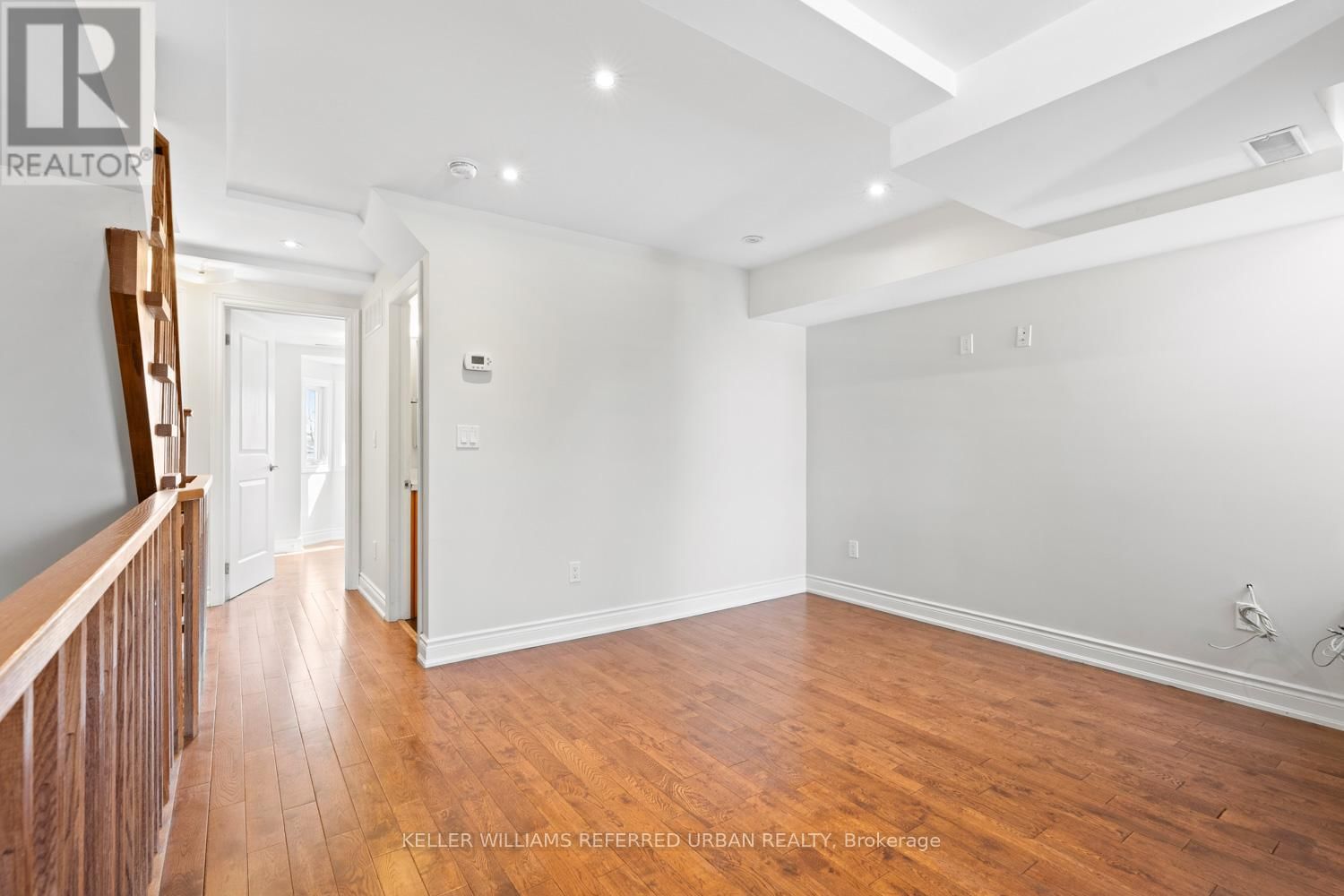 32 CASTLETON AVENUE Image 14