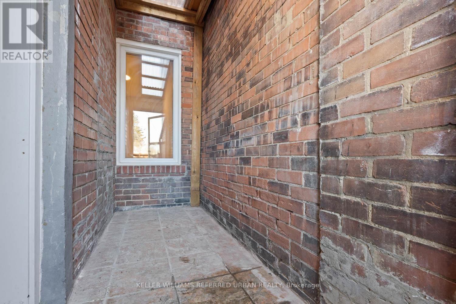 32 CASTLETON AVENUE Image 28