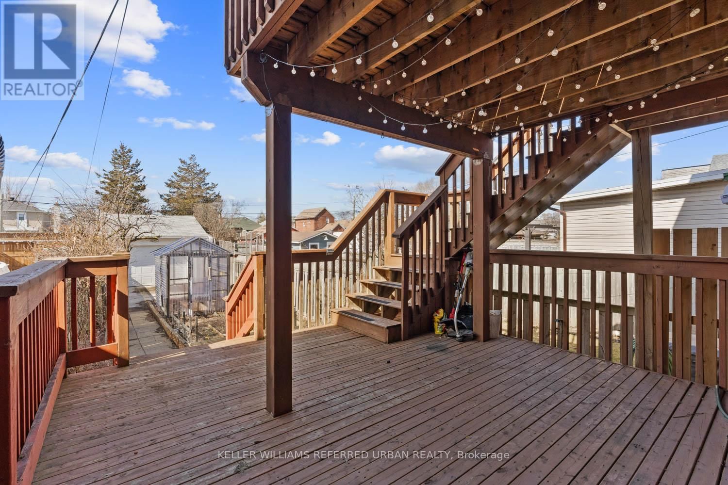 32 CASTLETON AVENUE Image 29