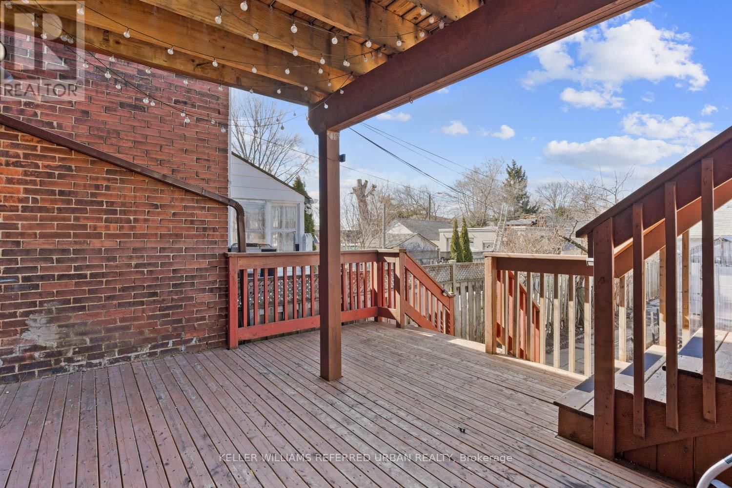 32 CASTLETON AVENUE Image 30
