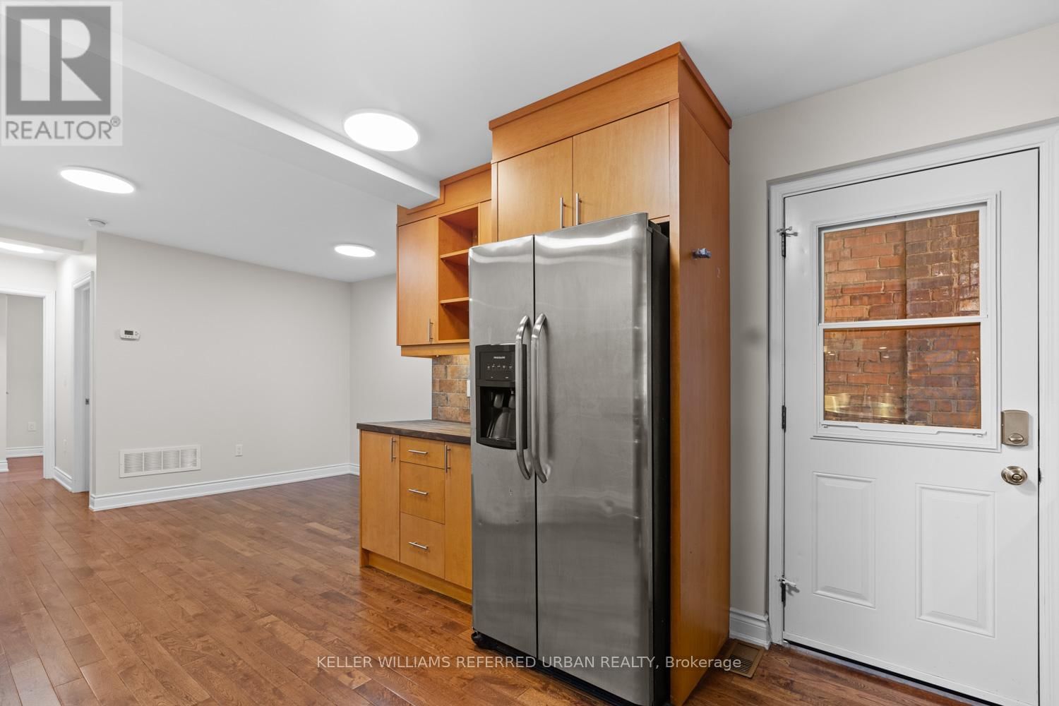 32 CASTLETON AVENUE Image 40