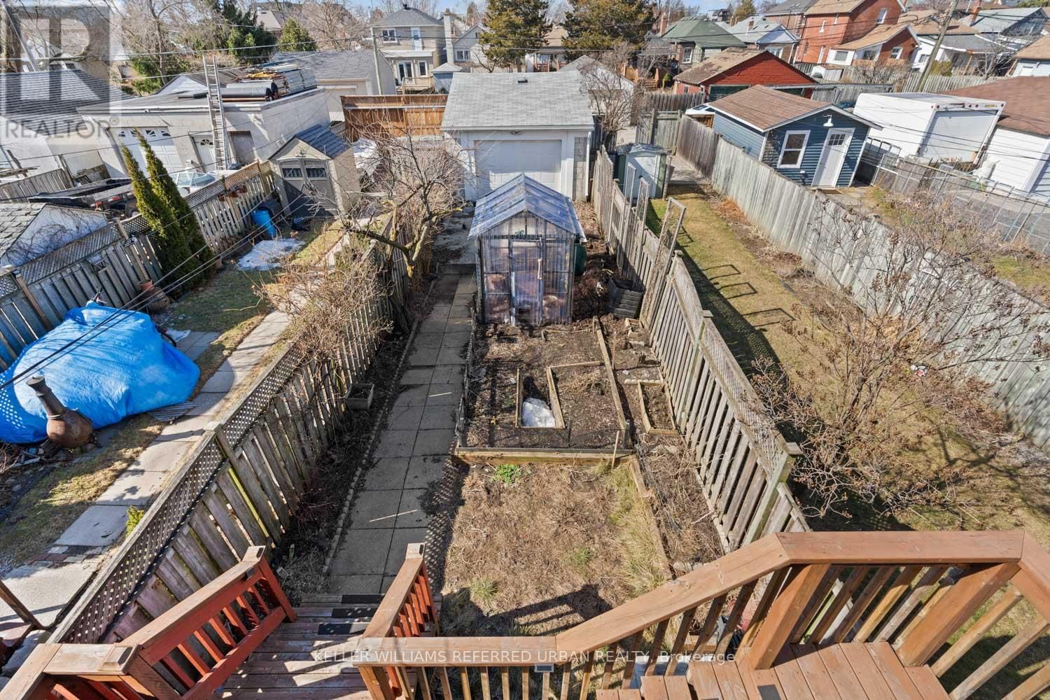 32 CASTLETON AVENUE Image 46
