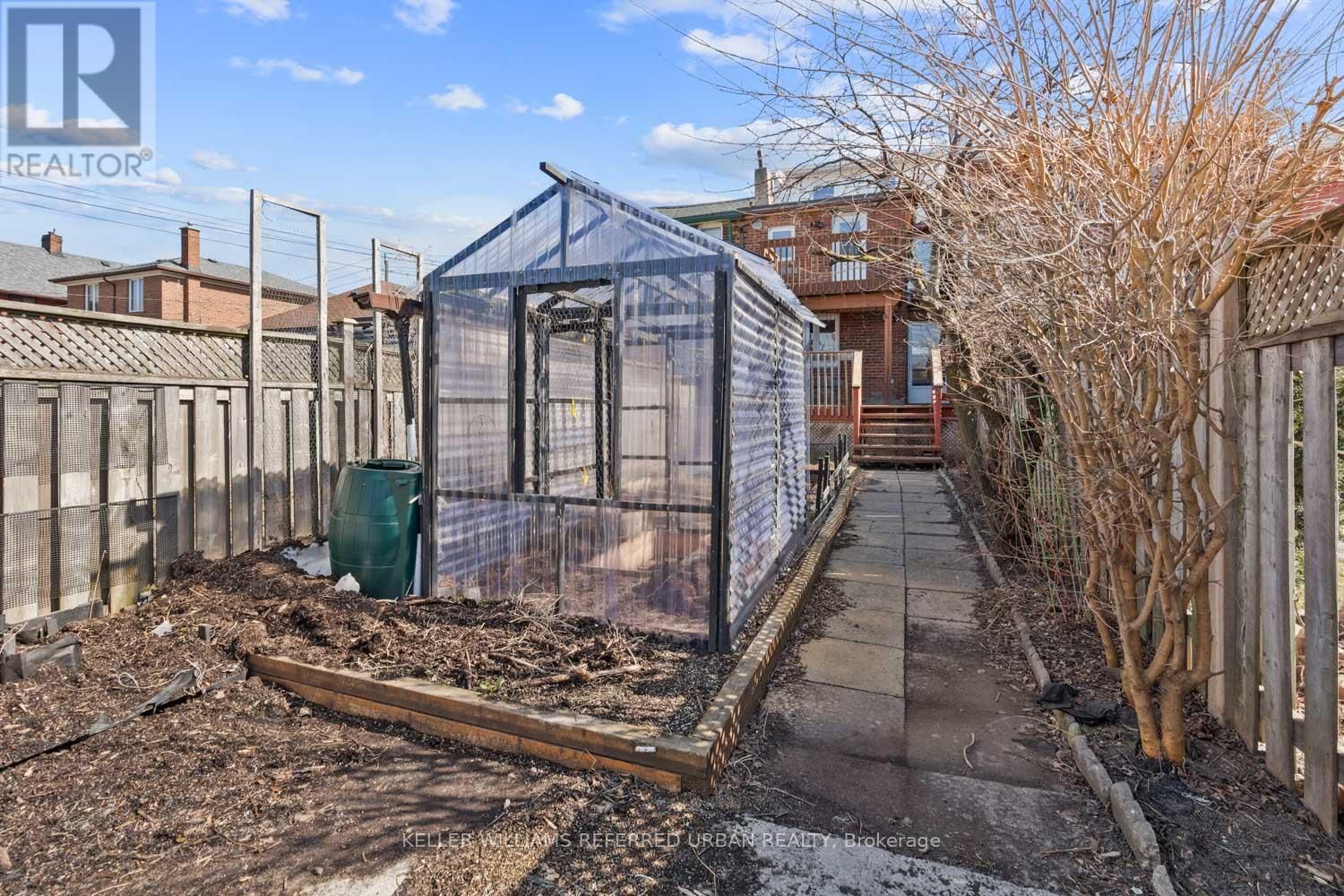 32 CASTLETON AVENUE Image 47