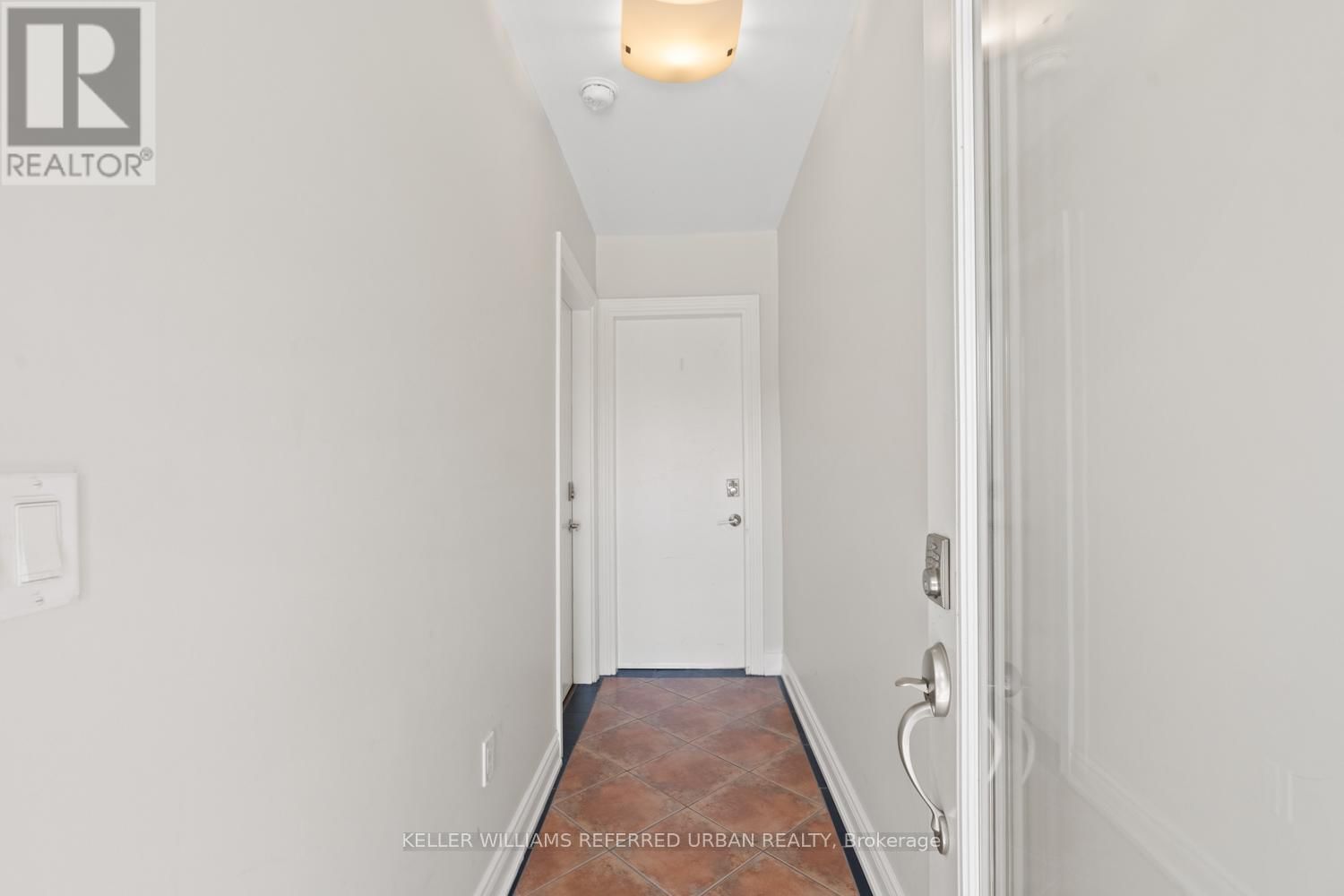 32 CASTLETON AVENUE Image 49