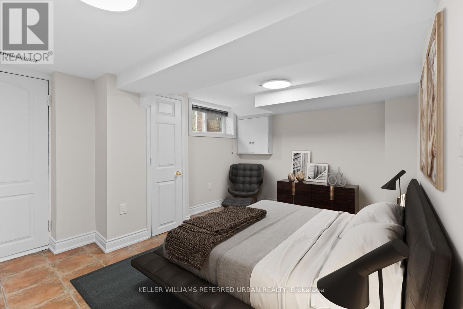 32 CASTLETON AVENUE Image 8