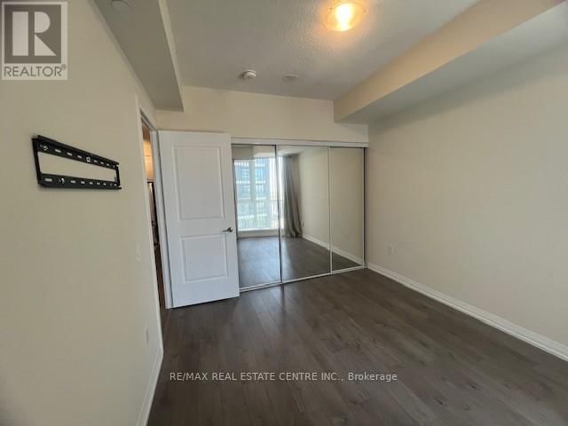 #1010 - 65 WATERGARDEN DRIVE Image 10