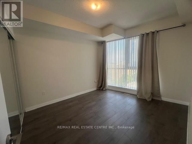 #1010 - 65 WATERGARDEN DRIVE Image 9