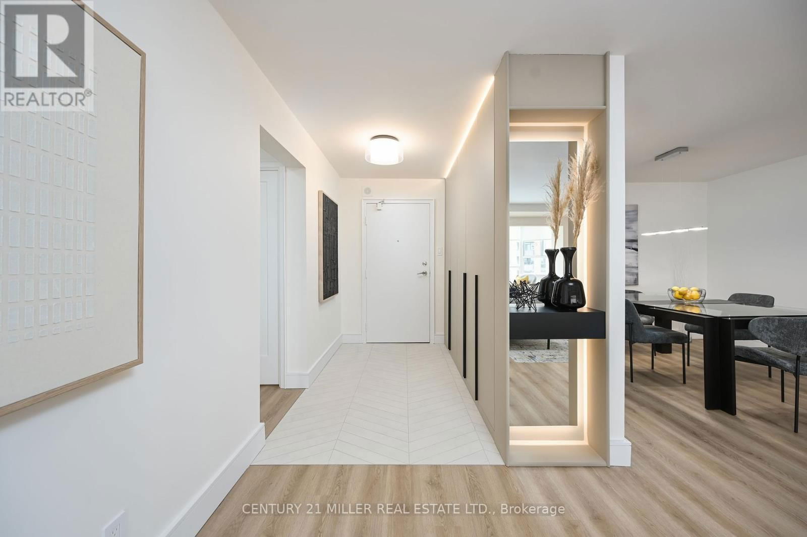902 - 5280 LAKESHORE ROAD Image 3