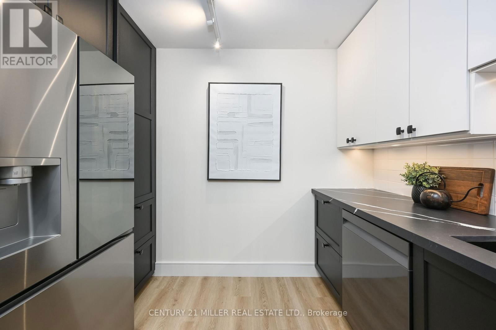 902 - 5280 LAKESHORE ROAD Image 8