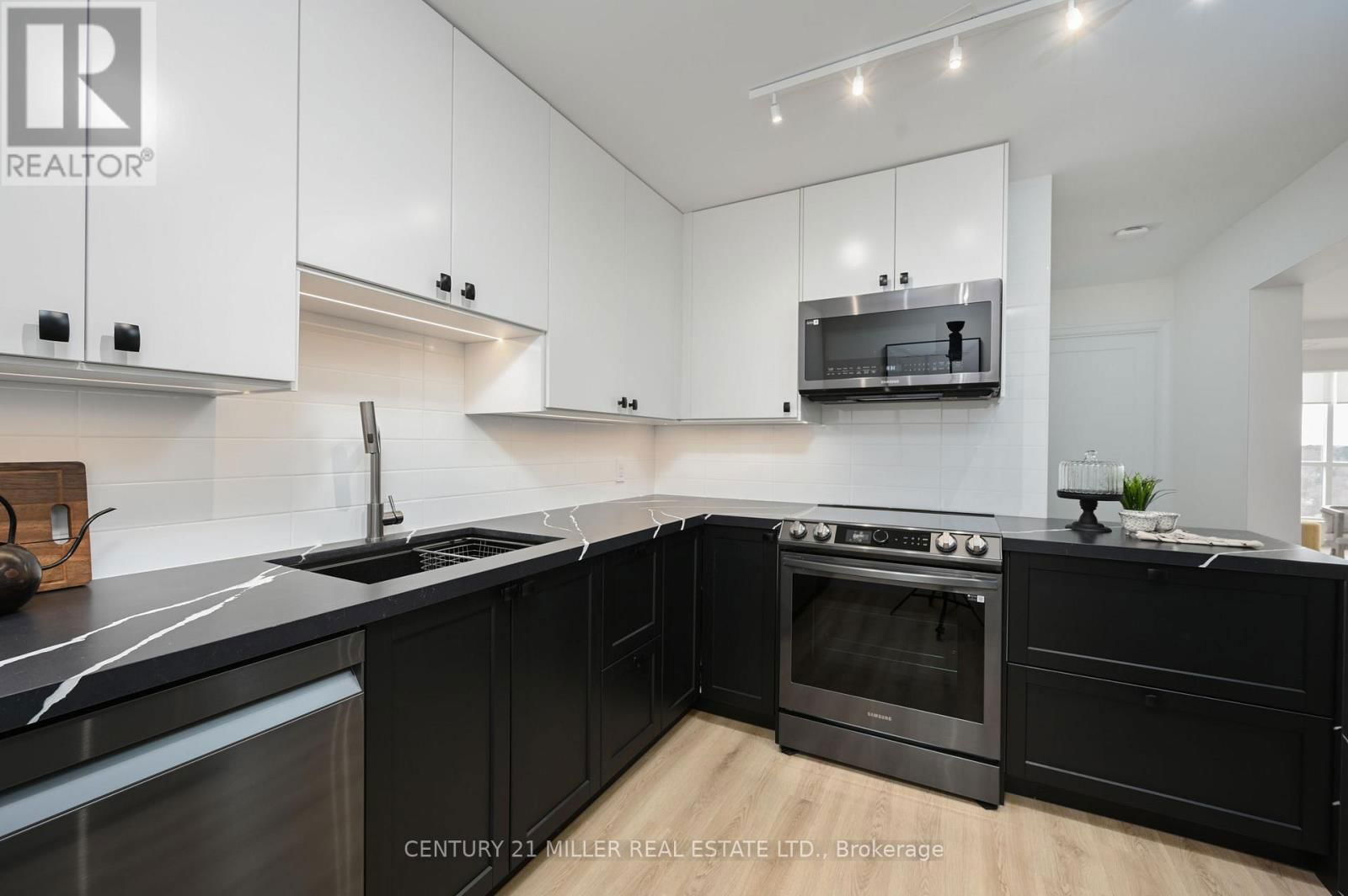 902 - 5280 LAKESHORE ROAD Image 9