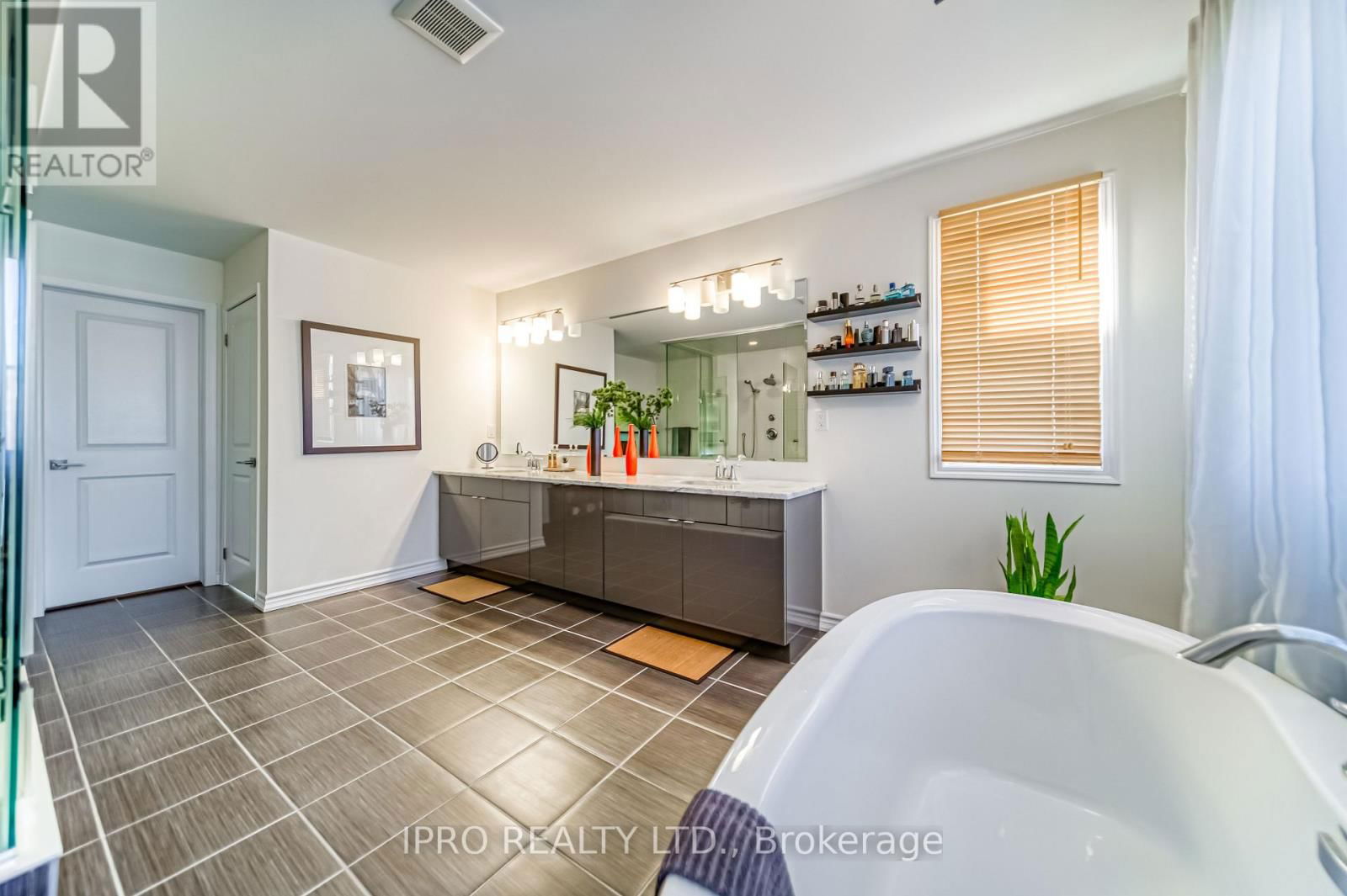 294 VALERMO DRIVE Image 14