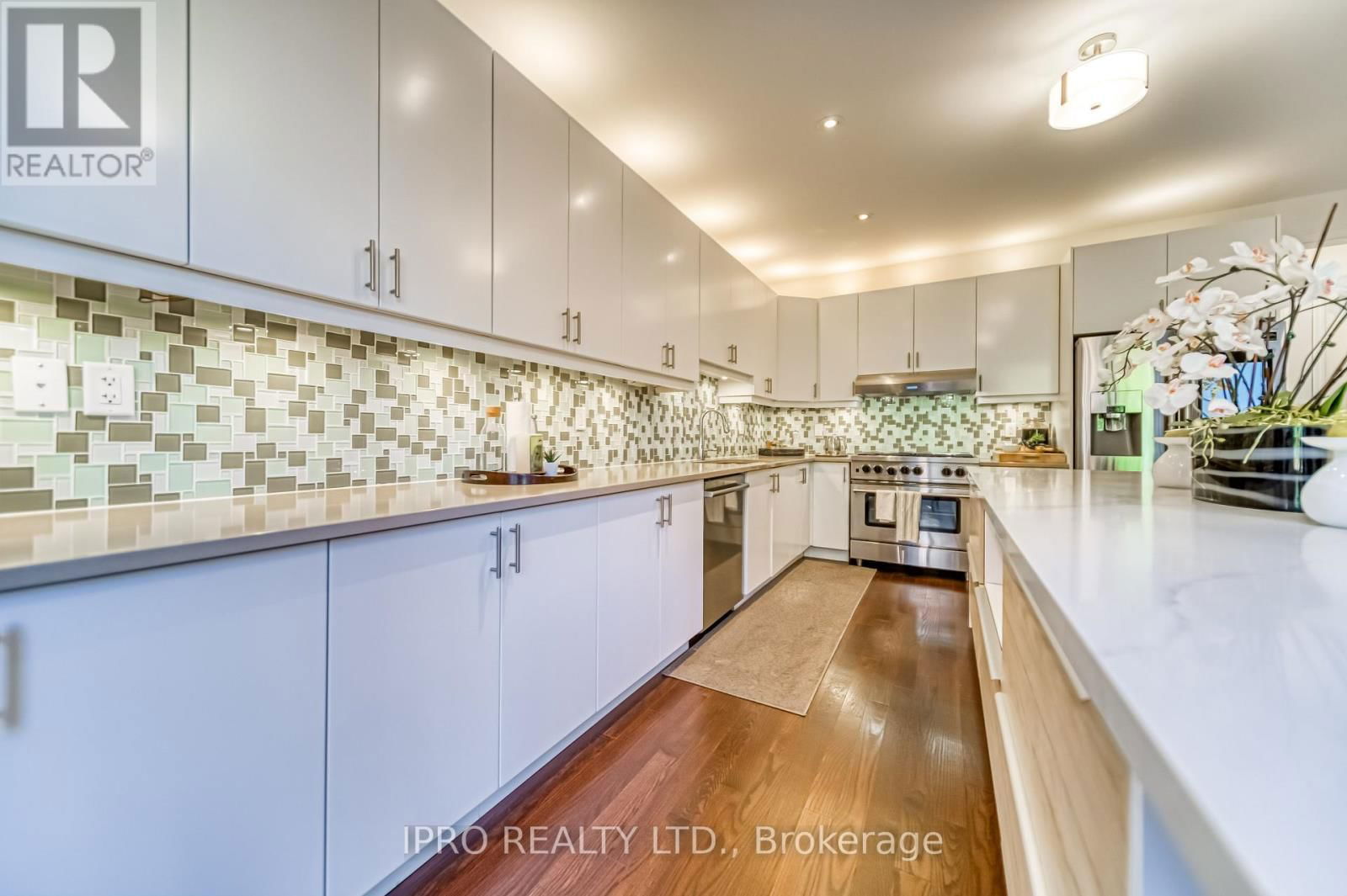 294 VALERMO DRIVE Image 9