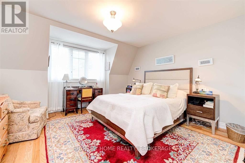 122 LAKESHORE ROAD WEST Image 17