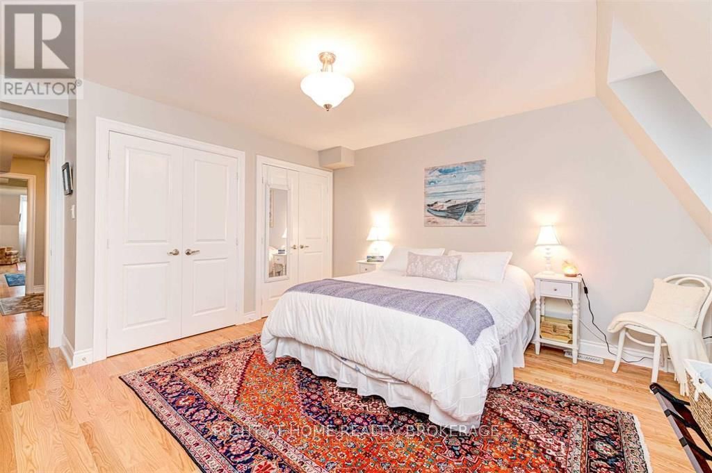 122 LAKESHORE ROAD WEST Image 21