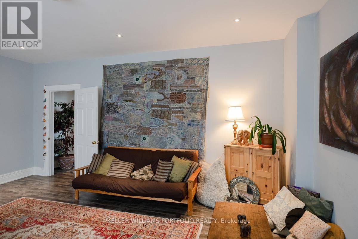 1156 BLOOR STREET WEST Image 15