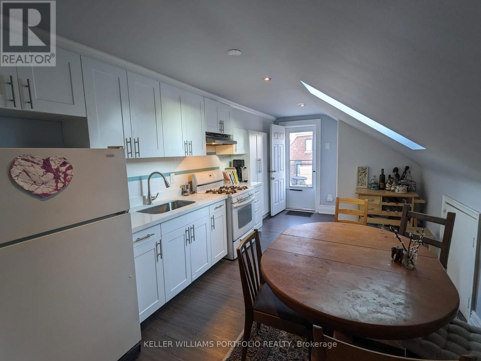 1156 BLOOR STREET WEST Image 29