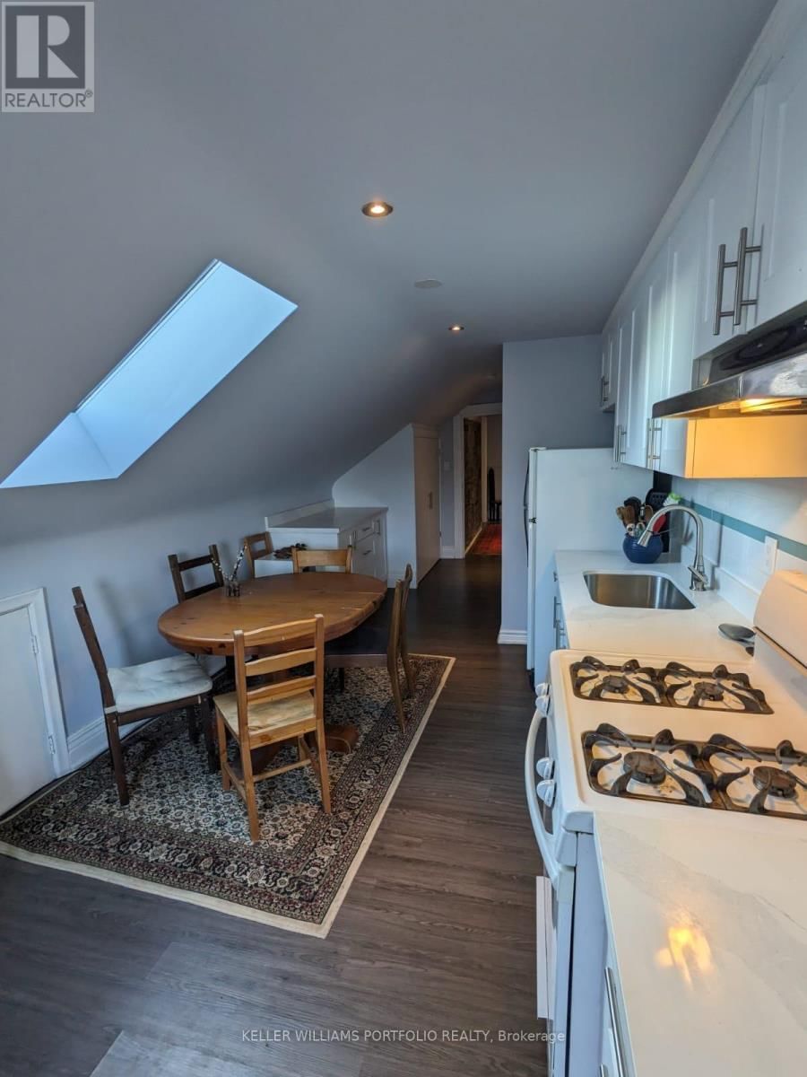 1156 BLOOR STREET WEST Image 32