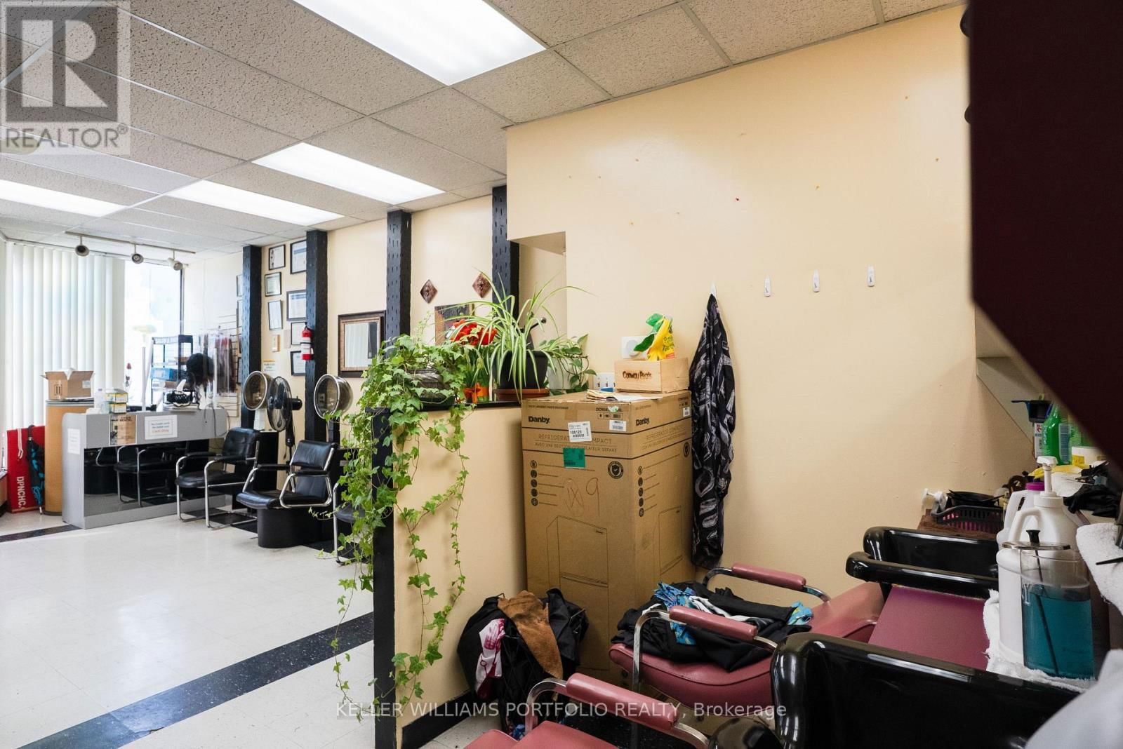 1156 BLOOR STREET WEST Image 47