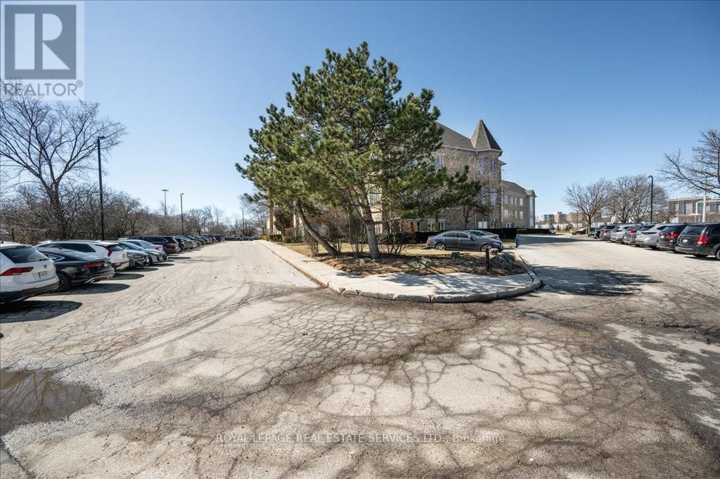 200 - 414 NORTH SERVICE ROAD EAST Image 32
