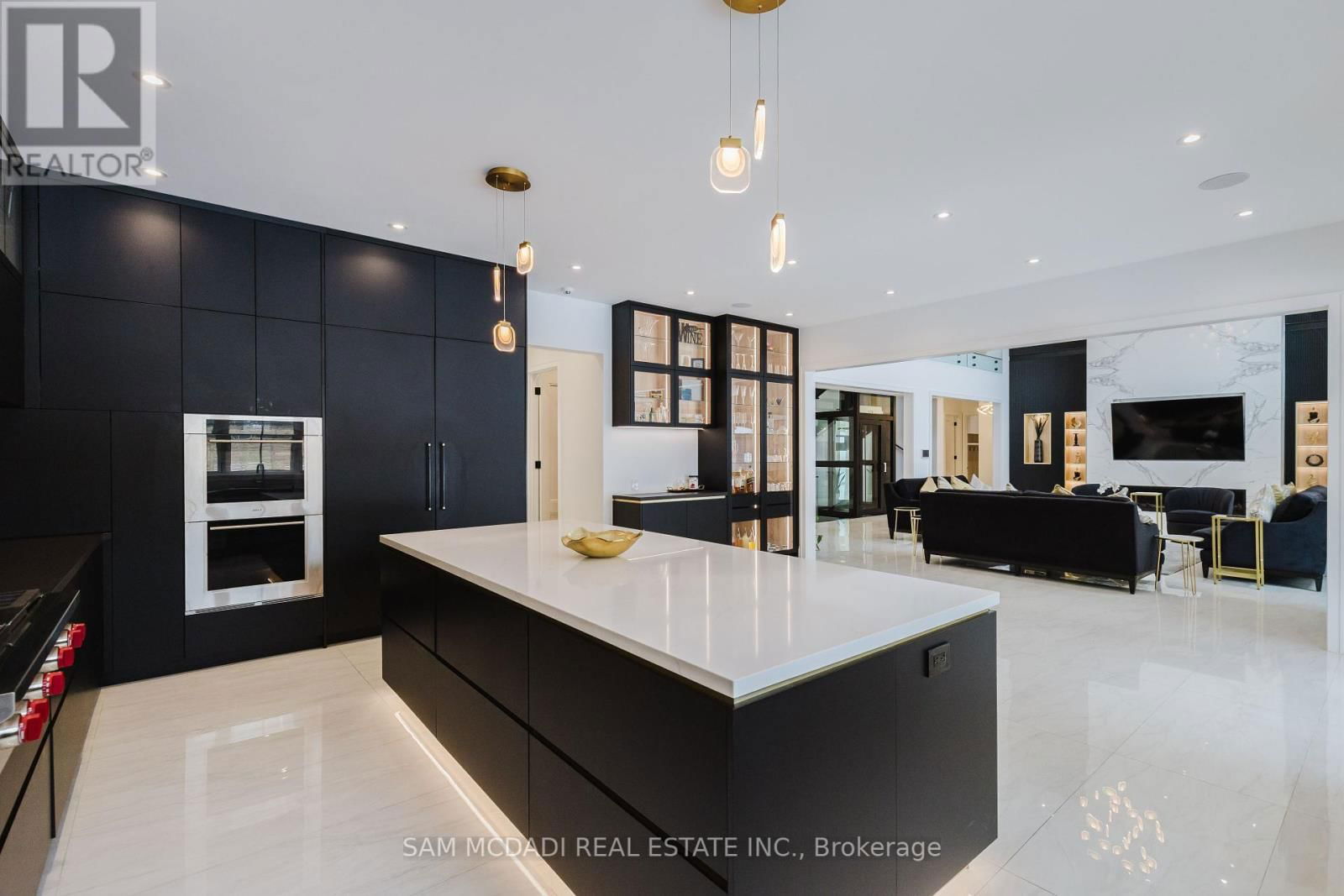 1258 INDIAN ROAD Image 11