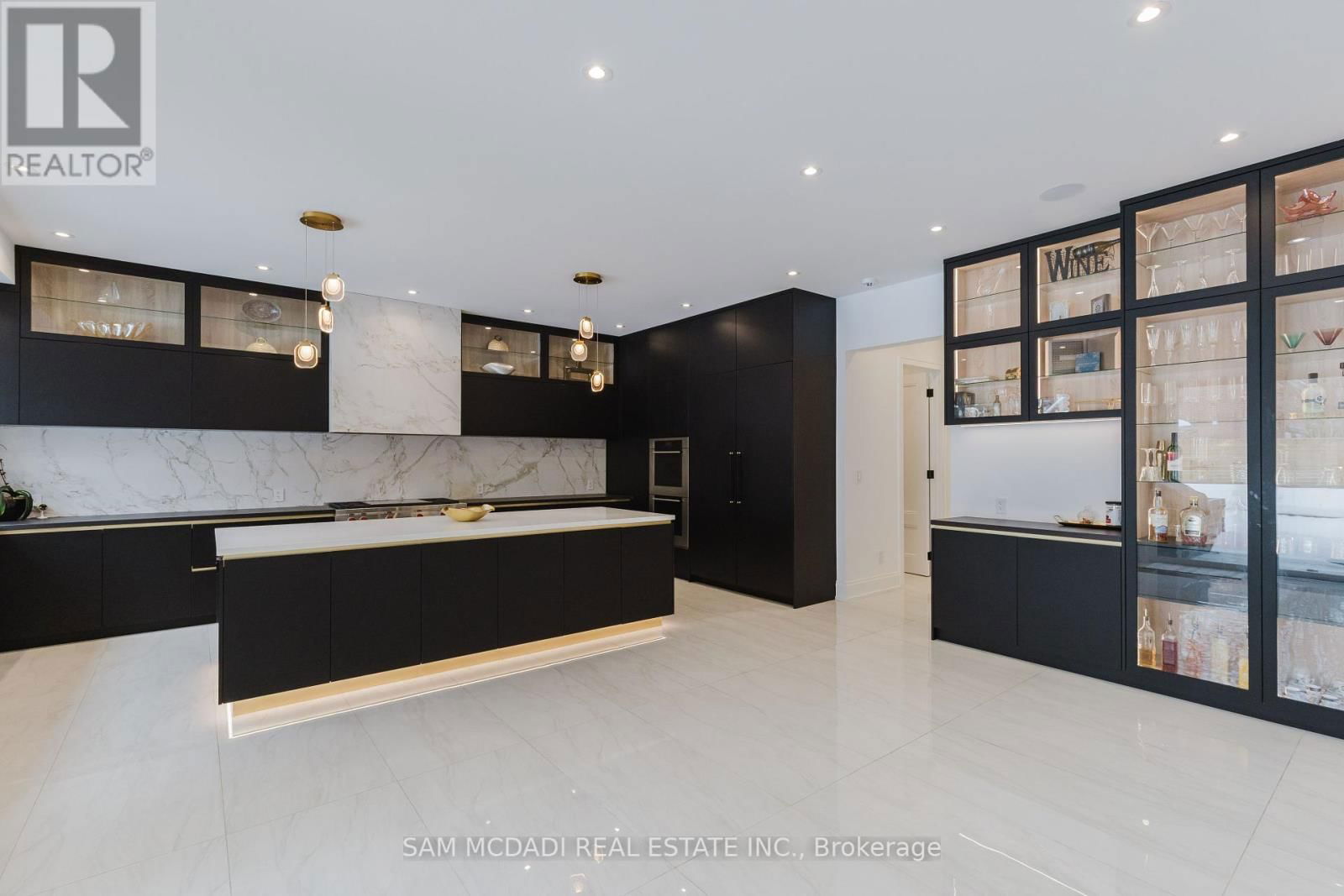 1258 INDIAN ROAD Image 12