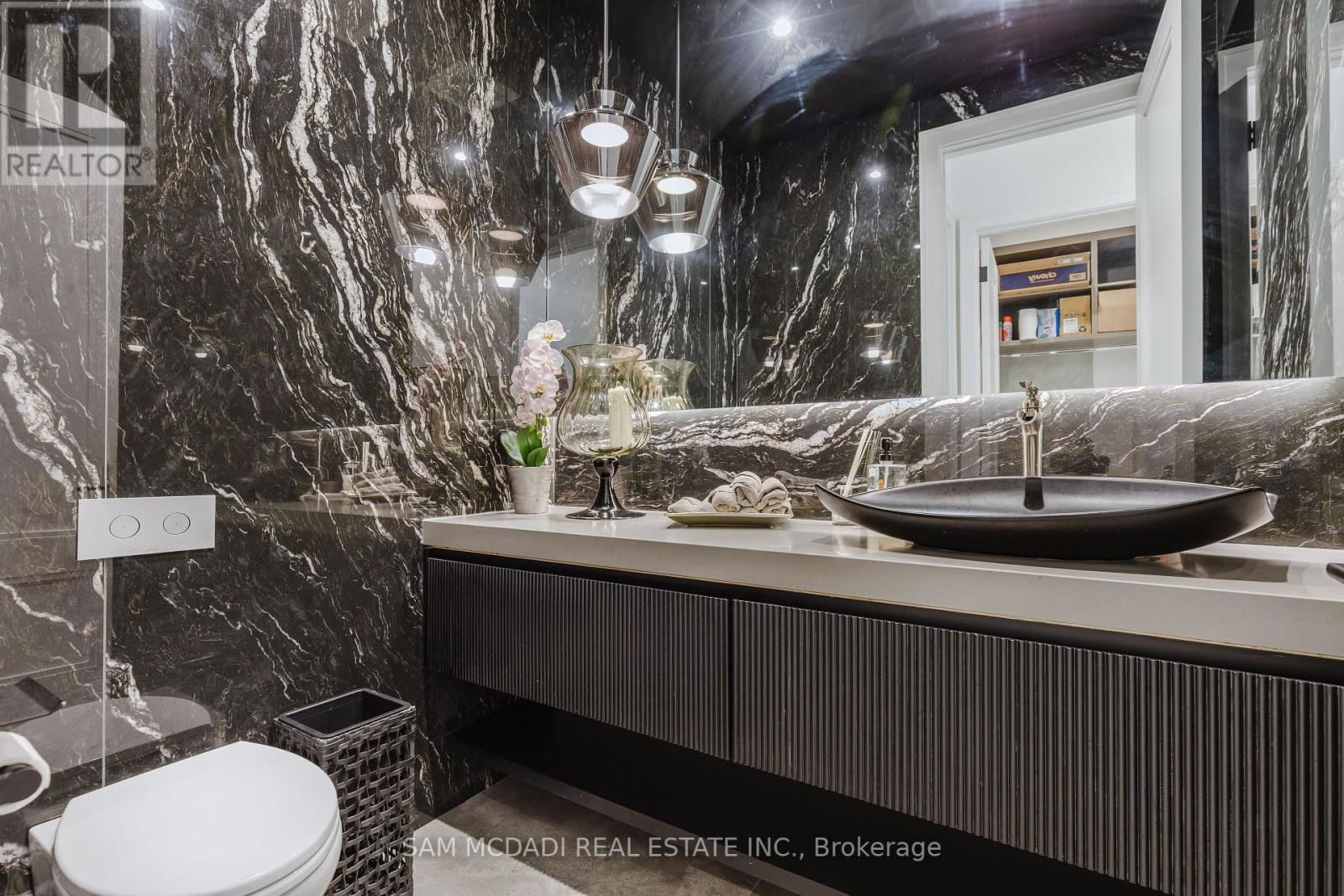 1258 INDIAN ROAD Image 15
