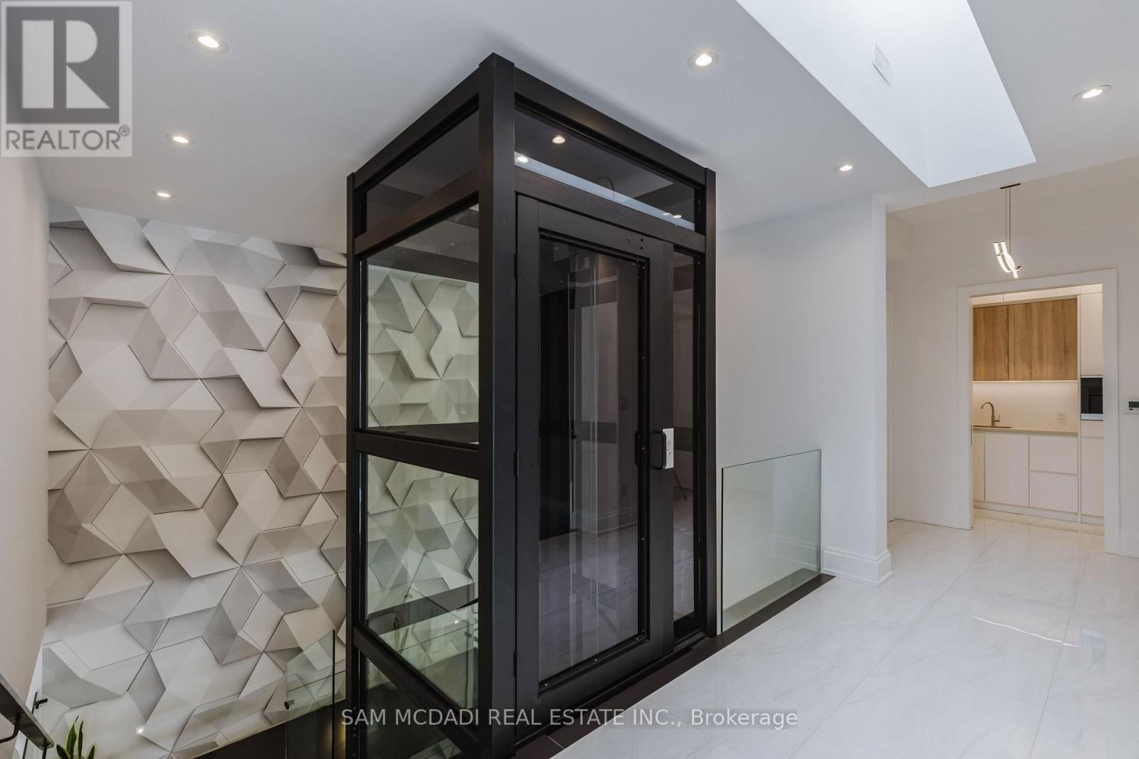 1258 INDIAN ROAD Image 22