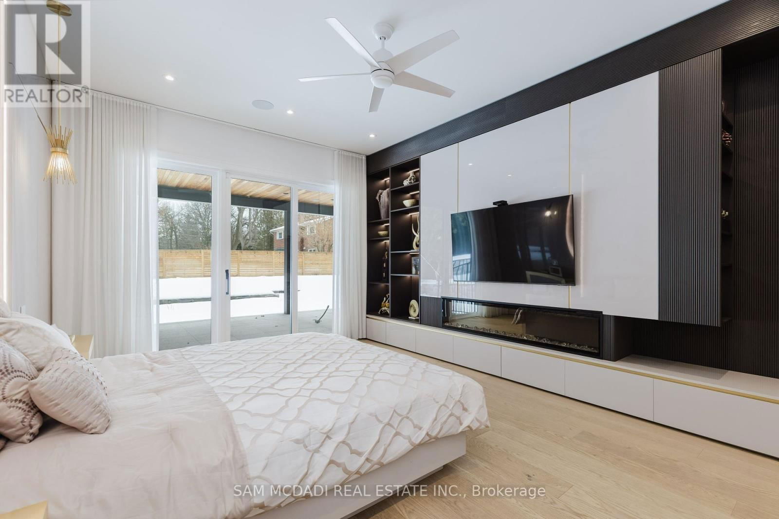 1258 INDIAN ROAD Image 24