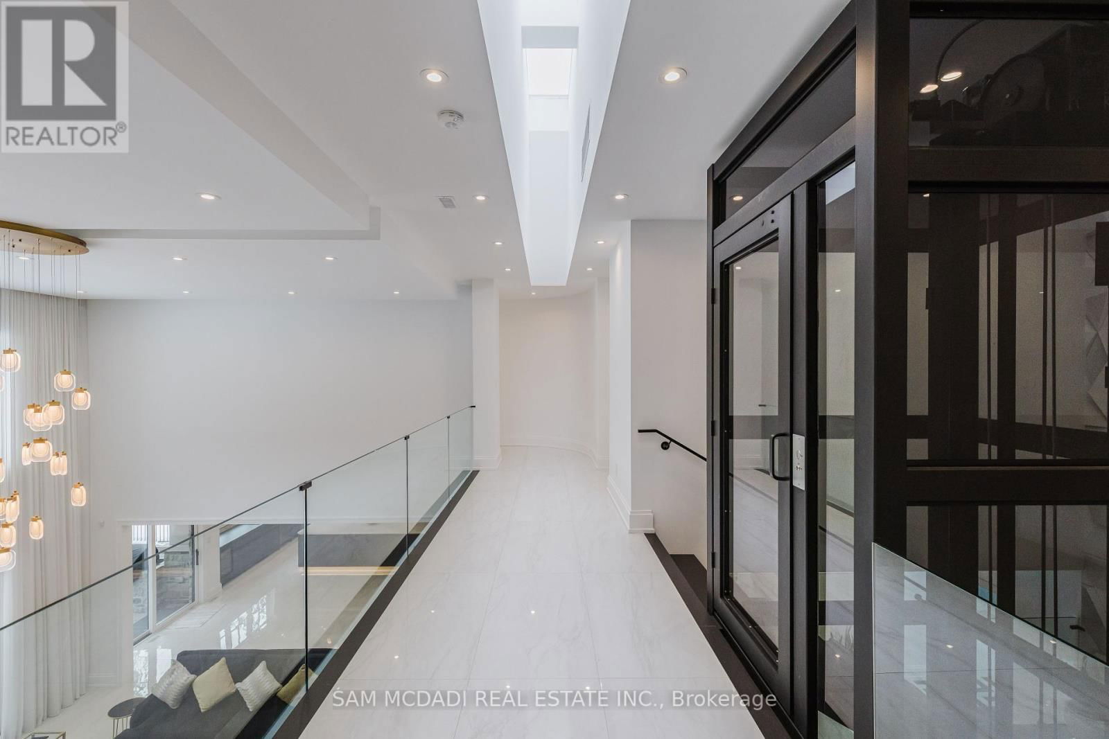 1258 INDIAN ROAD Image 30