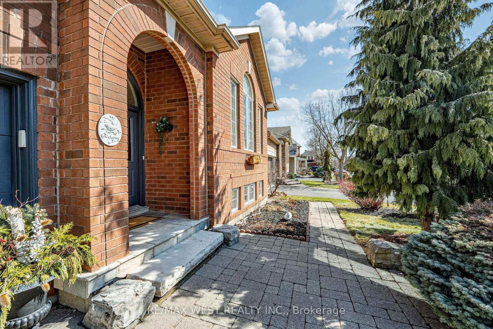 2223 LAPSLEY CRESCENT Image 2