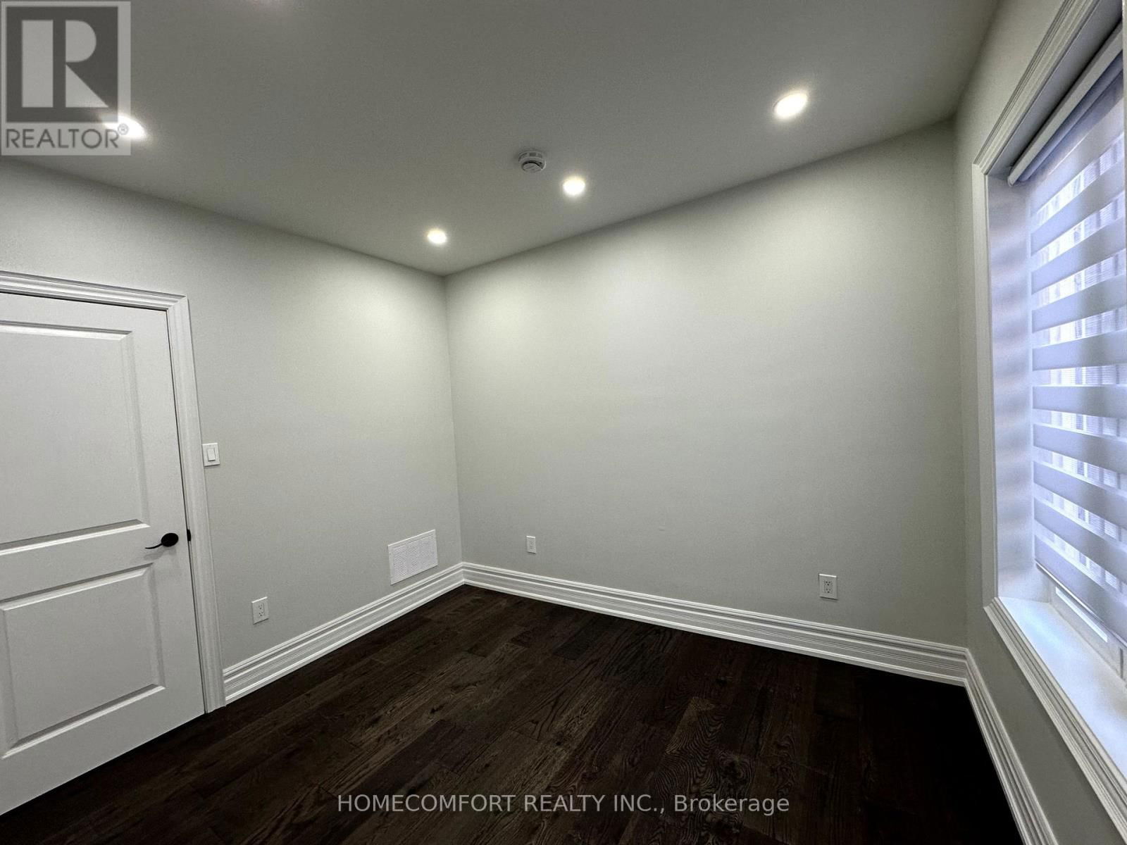 180 ROSEMOUNT AVENUE Image 14