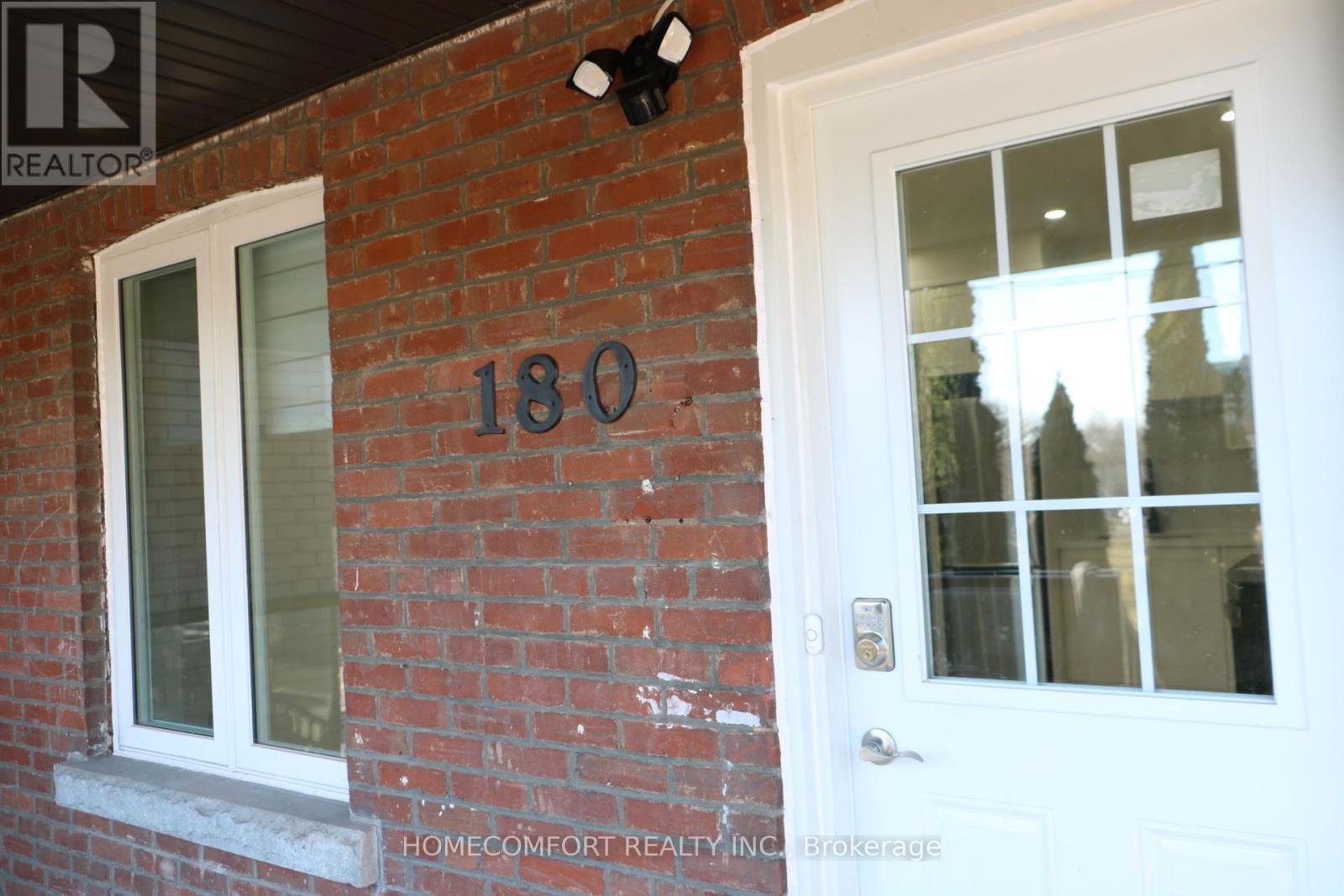 180 ROSEMOUNT AVENUE Image 24