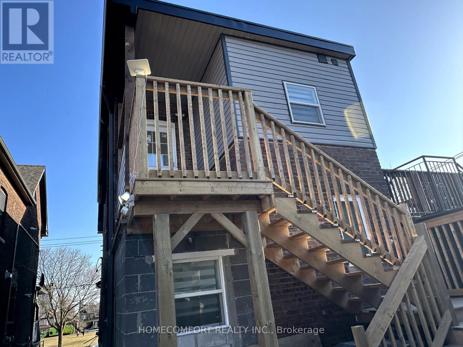 180 ROSEMOUNT AVENUE Image 25