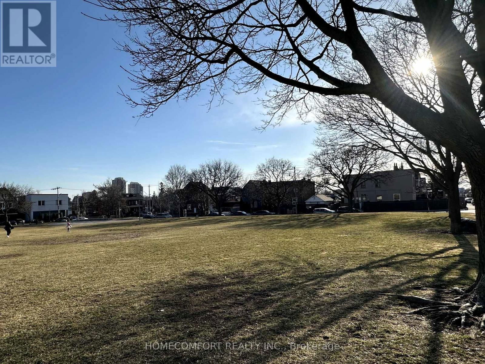 180 ROSEMOUNT AVENUE Image 26
