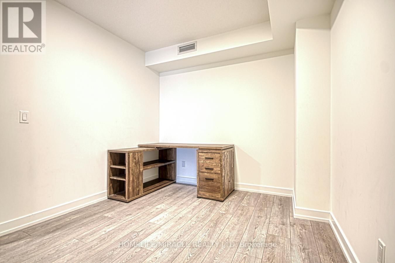 402 - 10 WILBY CRESCENT Image 10